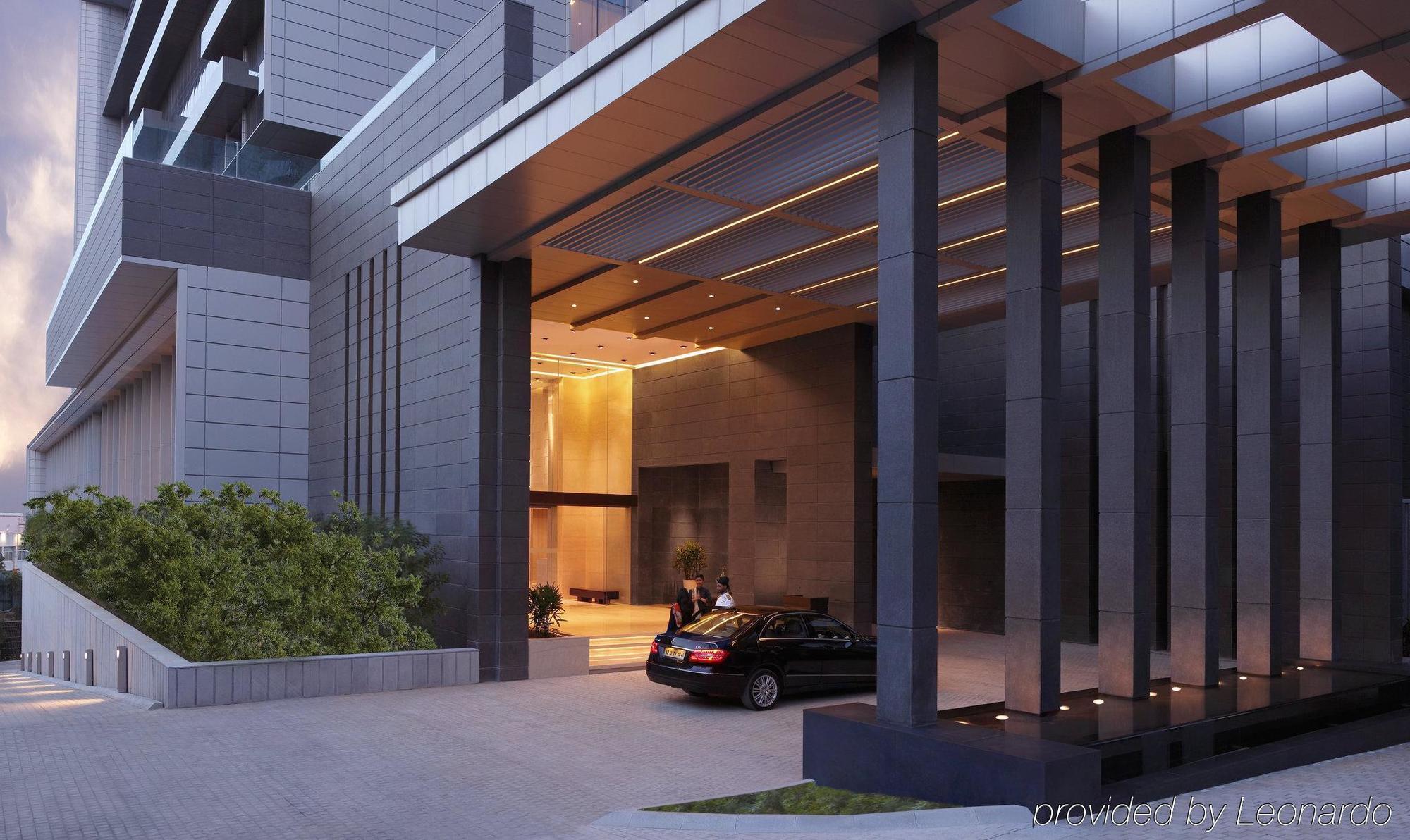 فندق ترايدنت، حيدر أباد المظهر الخارجي الصورة The entrance of the hotel